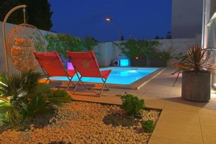 Villa pour 8 personnes, avec Terrasse ainsi que Jardin et Piscine à Lunel
