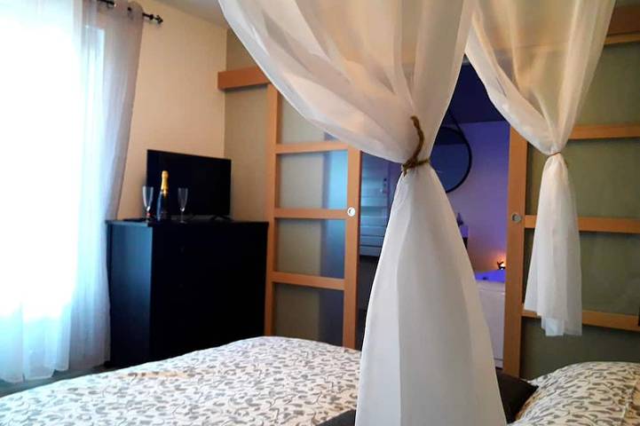 Air-conditioned villa with heated pool just for you! in Mirabel-aux-Baronnies, Nyons region