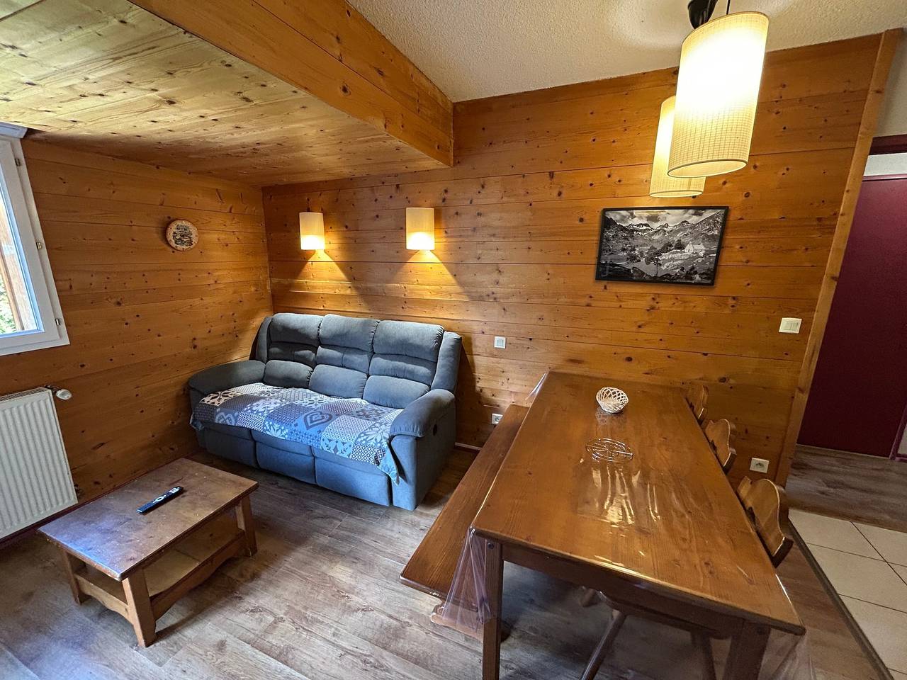 Ganze Wohnung, Appartement 'L'estive Des 100 Lacs, Pool, Spa' mit Bergblick, privater Terrasse & Wlan in Cauterets, Nationalpark Pyrenäen