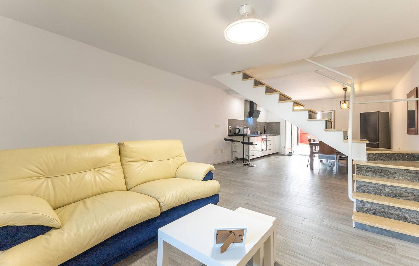 Cozy 2BR Apartment with WiFi & Parking - 1.5km to El Rihuete Beach in Puerto de Mazarrón, Mazarrón
