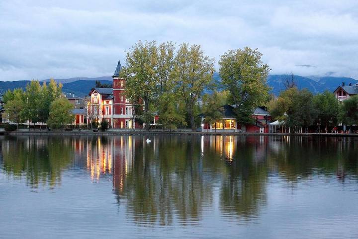 Hôtel pour 2 personnes, avec jardin et piscine ainsi que sauna et jacuzzi, animaux acceptés à Puigcerdà - 3
