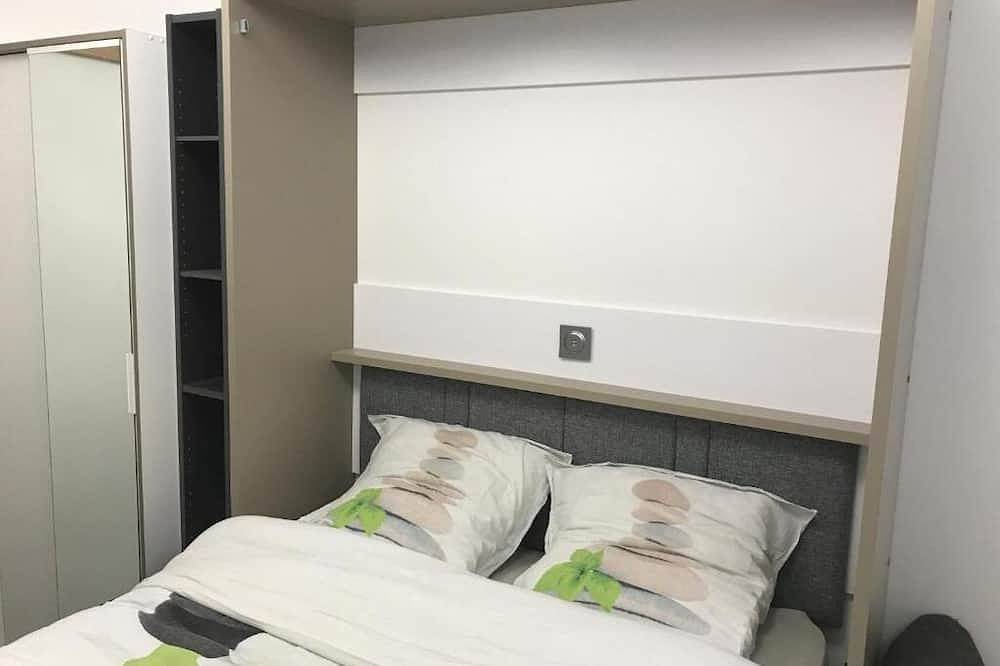 Appartement entier, 6 Next To Paris in Montreuil, Seine-Saint-Denis