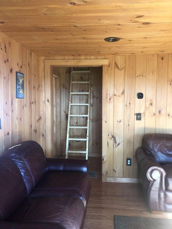 Seeblick mit Zugang, Wrap Around Deck; Direkter Zugang zu Geländefahrzeugen / Schneemobilen in Pittsburg (NH), Coös County