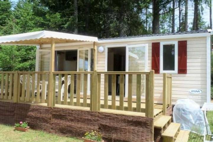 Mobil home pour 4 personnes dans Plan d'eau de Champagnac le Vieux