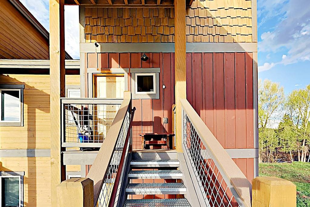 Ganze Wohnung, End-Unit Condo w/Beautiful Blue River & Mountain Views, Free Wifi, & Deck in Silverthorne, Arapaho and Roosevelt National Forests