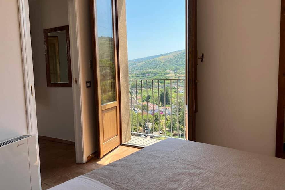 Entire apartment, Two Bedroom Apartment in Tropea, Vibo Valentia Province