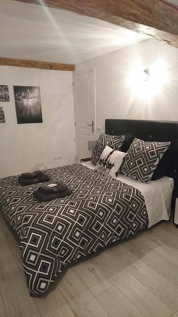 Gîte pour 4 personnes, avec jardin à Saint-Romain-de-Jalionas