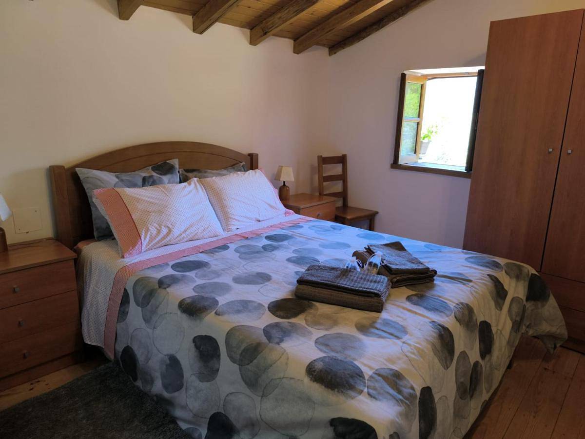Three-Bedroom House in Lousã, Serra da Lousã