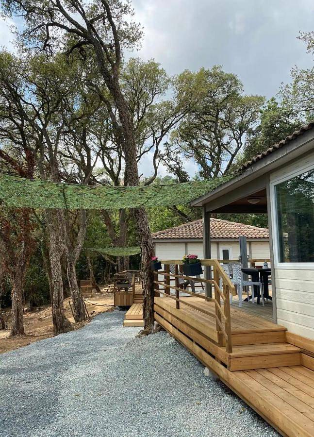 Chalet für 4 Personen, mit Garten und Ausblick sowie Terrasse - 1