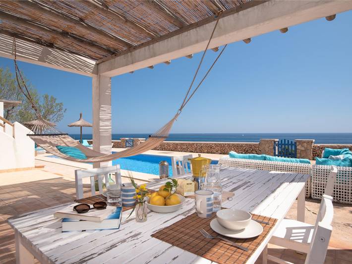 Ferienhaus für 6 Personen, mit Balkon und Meerblick sowie Terrasse und Garten auf Mallorca