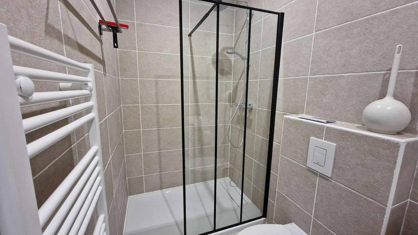 Location de vacances pour 10 personnes, avec terrasse ainsi que piscine et jardin à Saint-Méard-de-Gurçon - 4