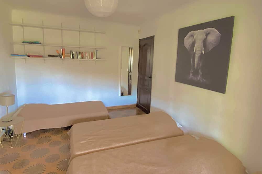 Near Nice large private villa and pool in Drap, Nizza Region