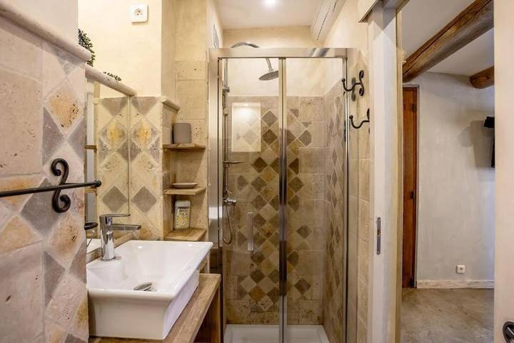 Location de vacances pour 4 personnes, avec terrasse, animaux acceptés à Fontaine-de-Vaucluse - 4