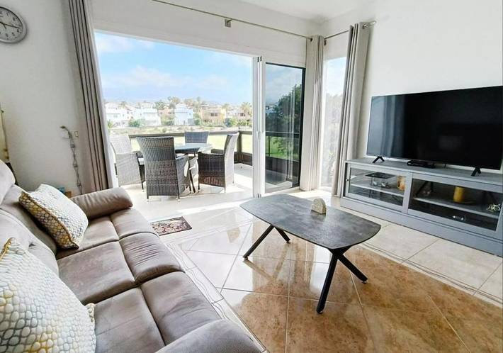 Holiday letting for 6 people, with Ocean view and Balcony as well as Terrace and Pool in Amarilla Golf