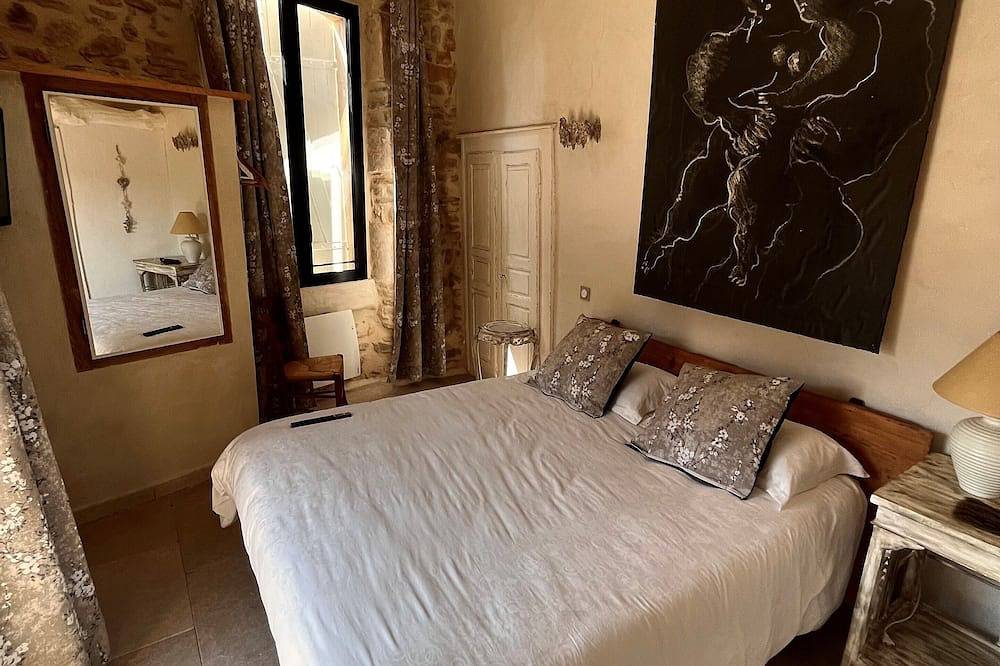 Authentic House, near Uzès, amazing view in Le Pin, Nimes und Umgebung