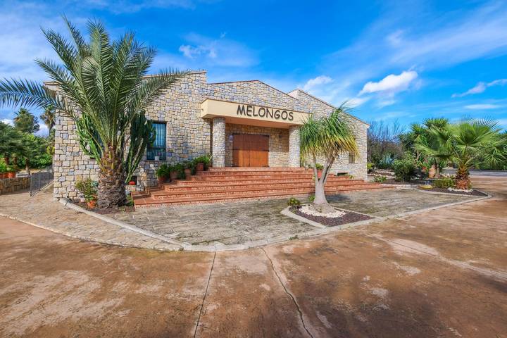 Finca "Melongos" com vista para a montanha, piscina, Wi-Fi, terraços e jardim in Inca (Espanha), Maiorca Centro