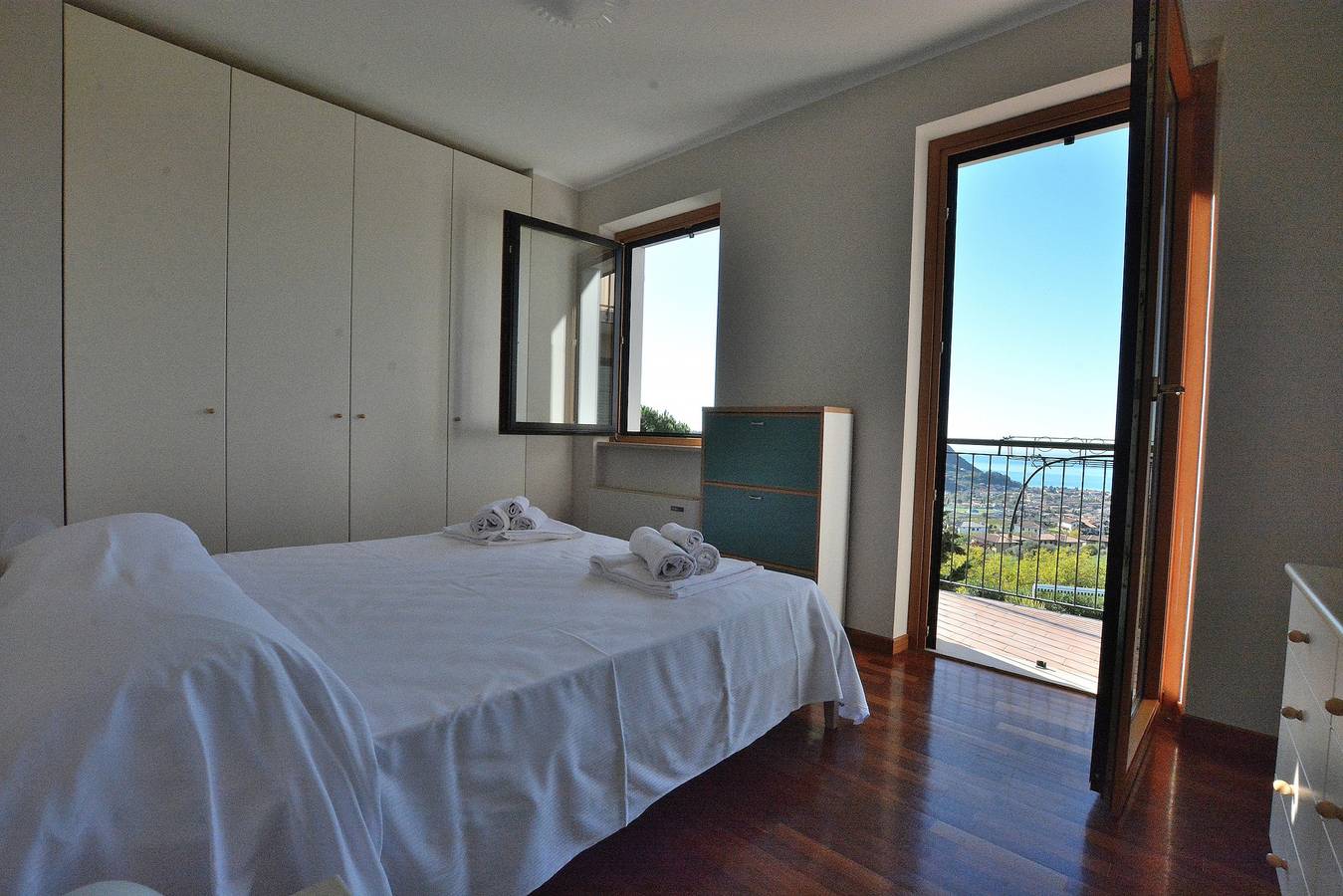 Ganze Wohnung, Apartment Montegolo Four With Pool And Lake View in Costermano, Gardasee-Berge