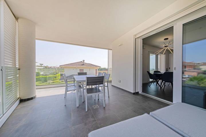 Apartamento de vacaciones para 4 personas, con vistas al lago además de piscina y balcón/terraza - 1