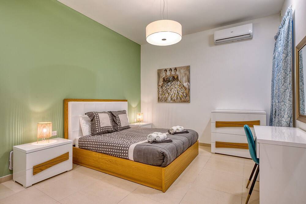 Apartamento inteiro, Beautiful Penthouse with pool and terrace in Swieqi, Ilha de Malta