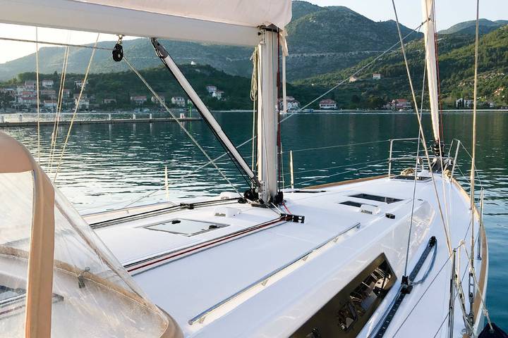 Bateau pour 6 personnes dans Tivat - 3