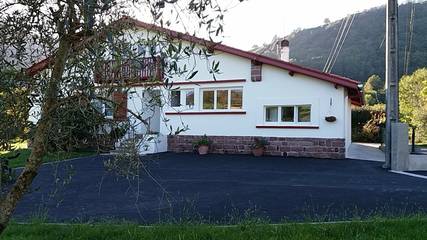 Gîte pour 8 personnes, avec terrasse et jardin, animaux acceptés à Bidarray