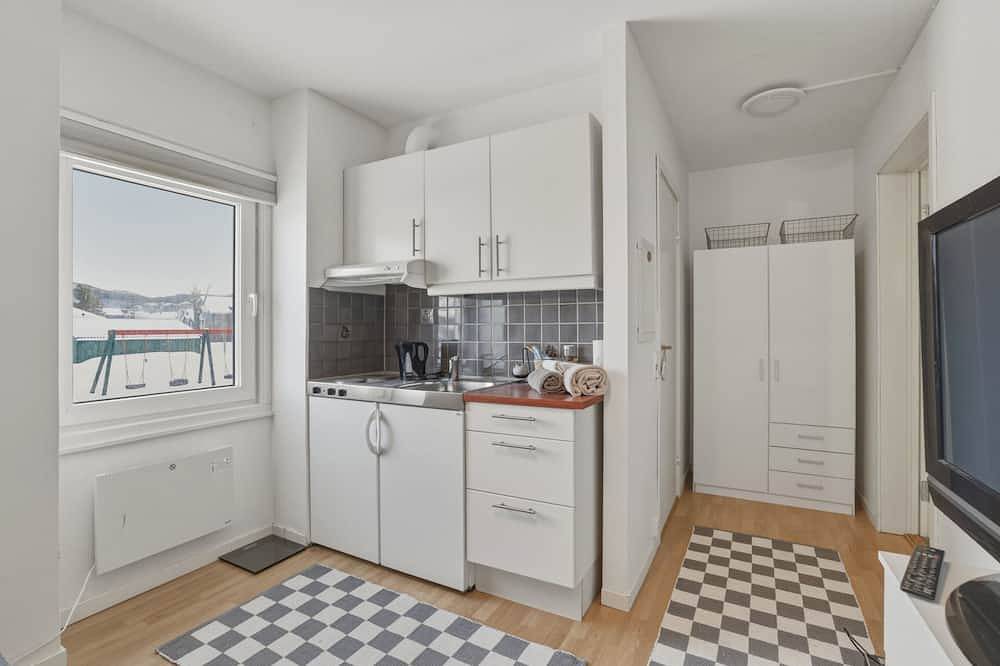 Ganze Wohnung, Soothing 1-room whith own bathroom apartment in charming Bodø with cozy vibes in Rønvik, Bodø