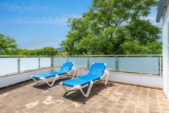 Apartamento inteiro, Apartamento 'Cala' com Vista de Montanha, Wi-Fi e Ar Condicionado in Port de Pollença, Pollença