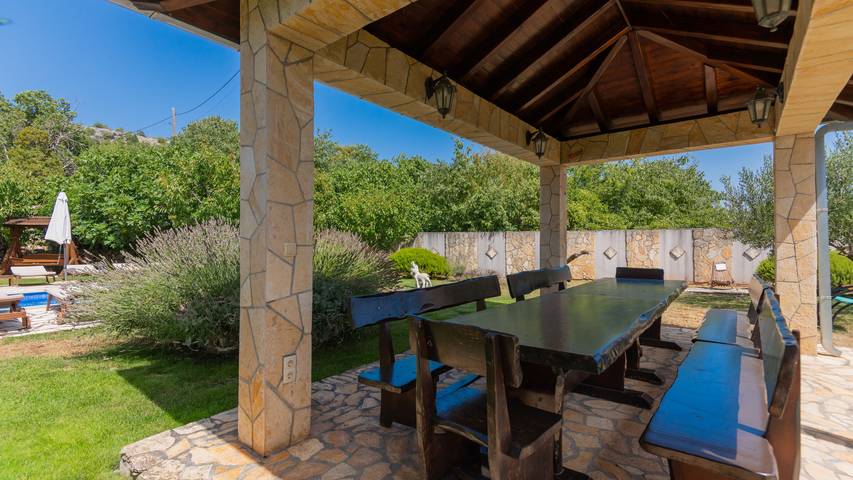 Villa Popovica Dvori by Villas Guide in Šestanovac, Makarska Riviera