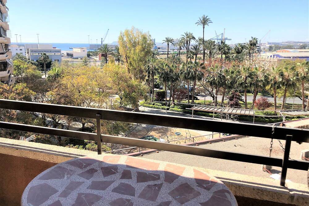 Apartamento entero, Bonito Piso Con Vistas Al Mar in El Barrio, Alicante