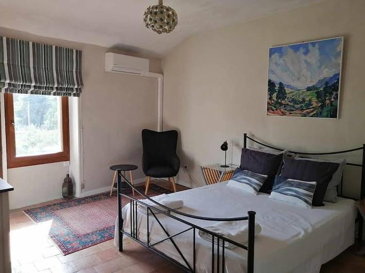 Location de vacances pour 6 personnes, avec Terrasse et Jardin à Trouillas