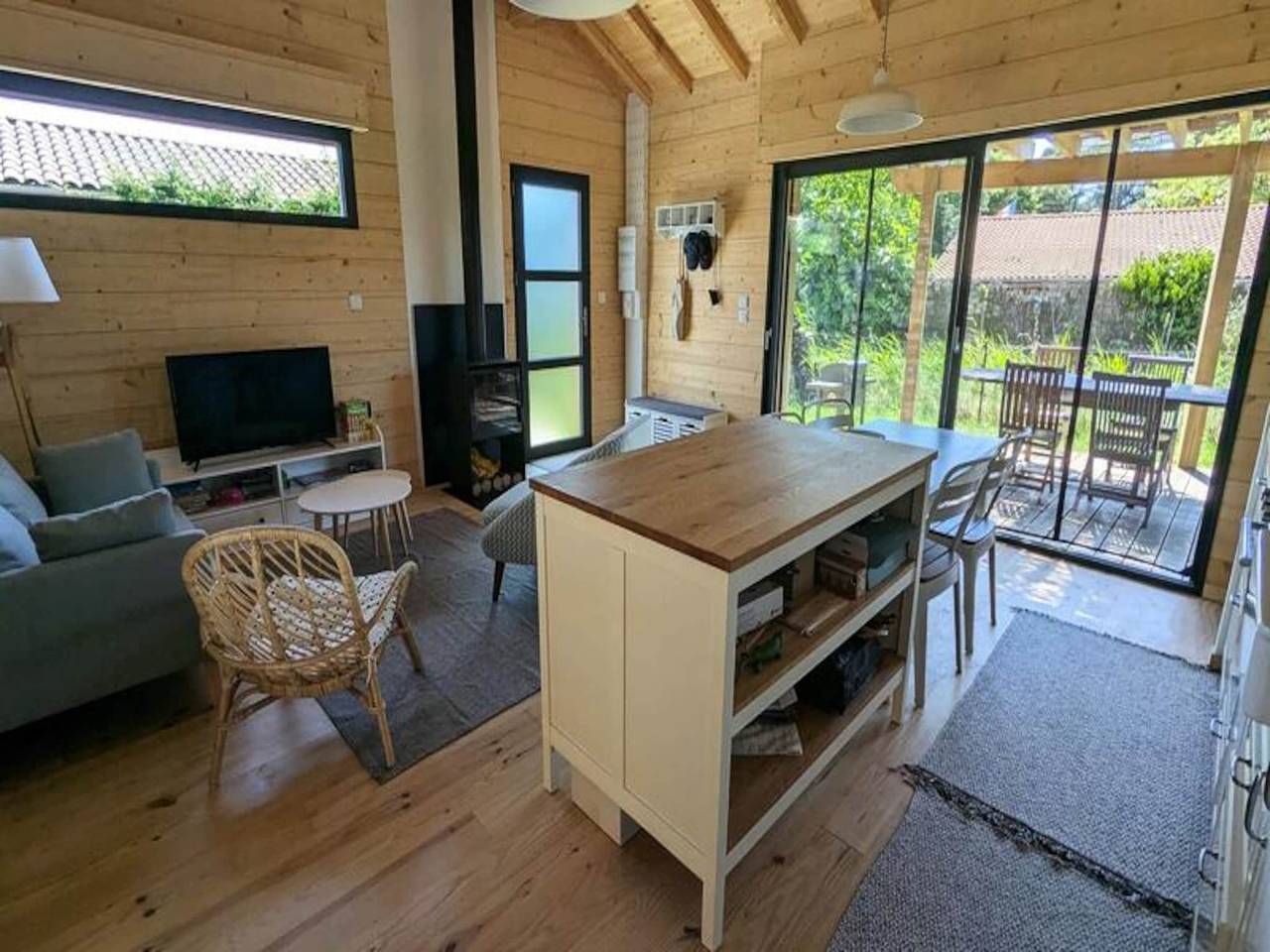 Ganze Wohnung, Chalet in der Nähe des Strandes von Chambrette in Le Verdon-sur-Mer, Regionaler Naturpark Médoc