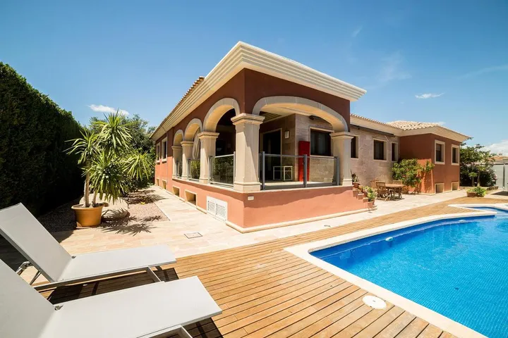Chalet para 12 personas, con piscina y jardín - 1