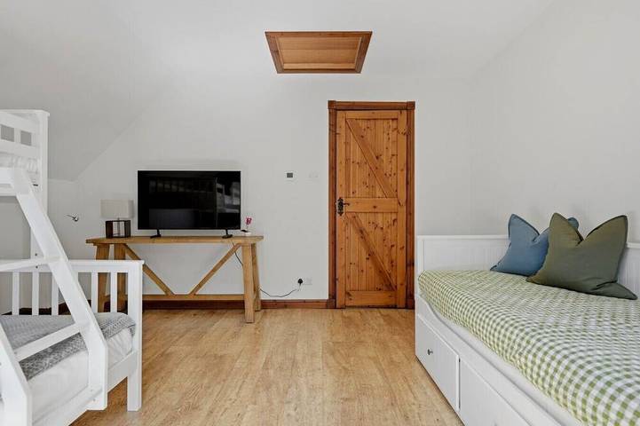 Loch View, Hot Tub, Near Loch Lomond, Pet-friendly in Argyll & Bute