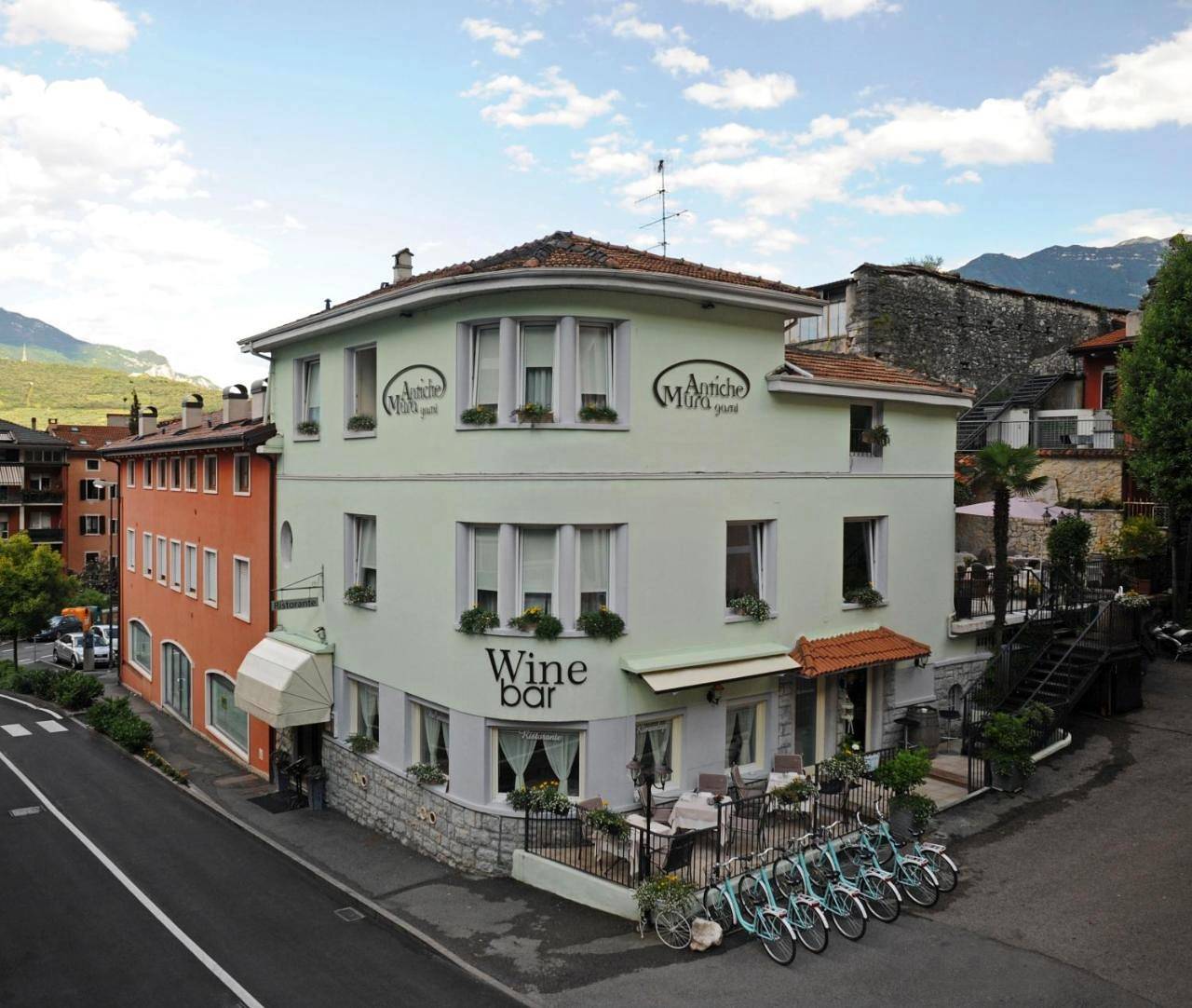 Antiche Mura in Riva del Garda, Prealpi Gardesane