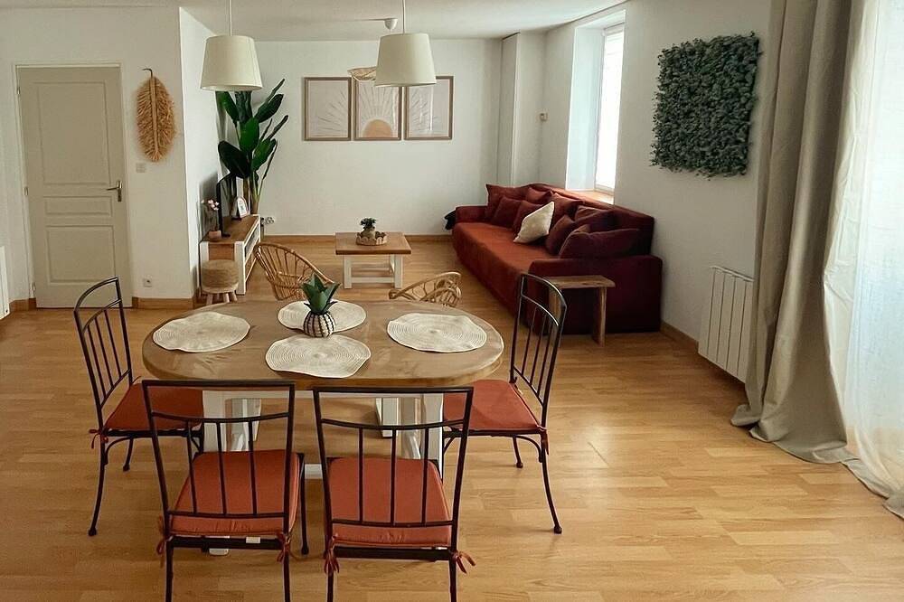 Appartement entier, Le Cocon de Kenna - en plein cœur du bourg in Dompierre-sur-Besbre, Allier