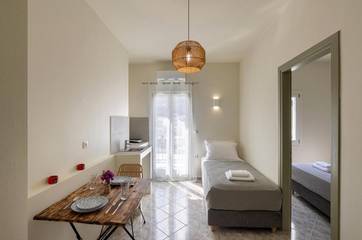 Maison d’hôte pour 2 personnes, avec balcon dans Syros