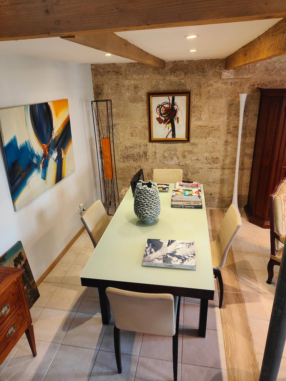 Appartement entier, Appartement 'Charme Clim à 2 min du centre, Pézenas' avec Wi-Fi et climatisation in Pézenas, Côte d'Améthyste