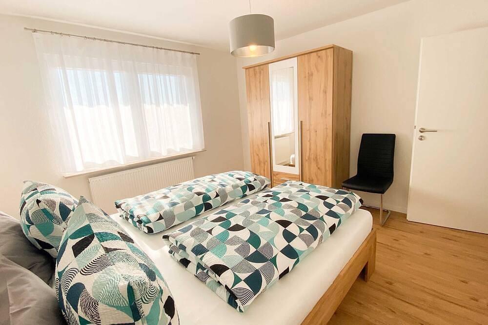Ganze Wohnung, Haus Hinz - 3-Zimmer-Ferienwohnung Hinz, Dusche/Wc, 70 qm, Eg in Bermatingen, Region Bodensee-Oberschwaben