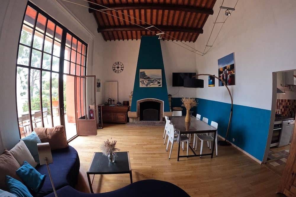 Appartement entier, T4 \"grand pin\" vue mer dans villa provençale in Cassis, Parc national des Calanques