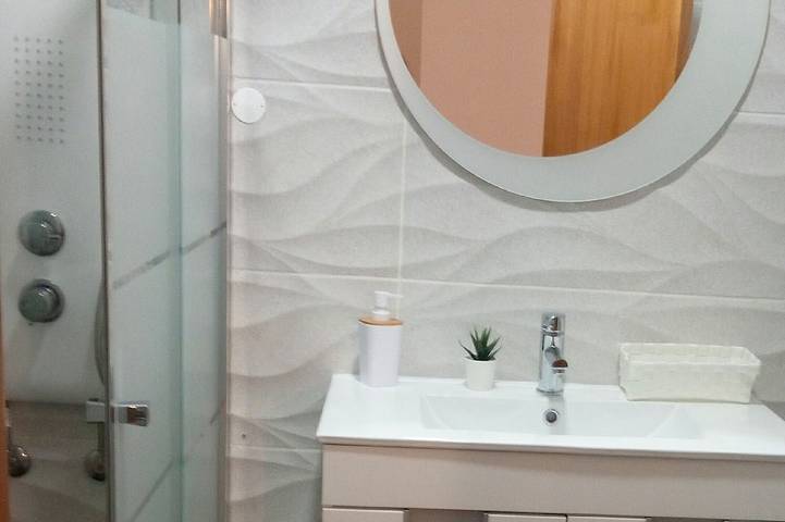 Location de vacances pour 6 personnes, avec jacuzzi ainsi que jardin et piscine dans Caniçada - 4