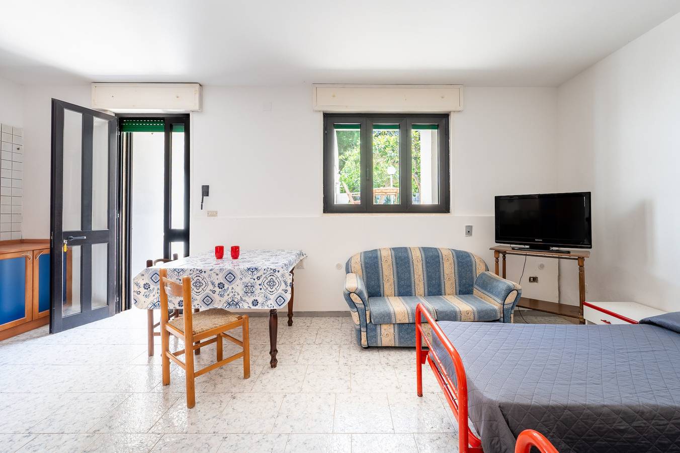 Appartamento 'Villa Ruggieri - Semiterra' con terrazza e giardino privati in Melendugno, Provincia di Lecce