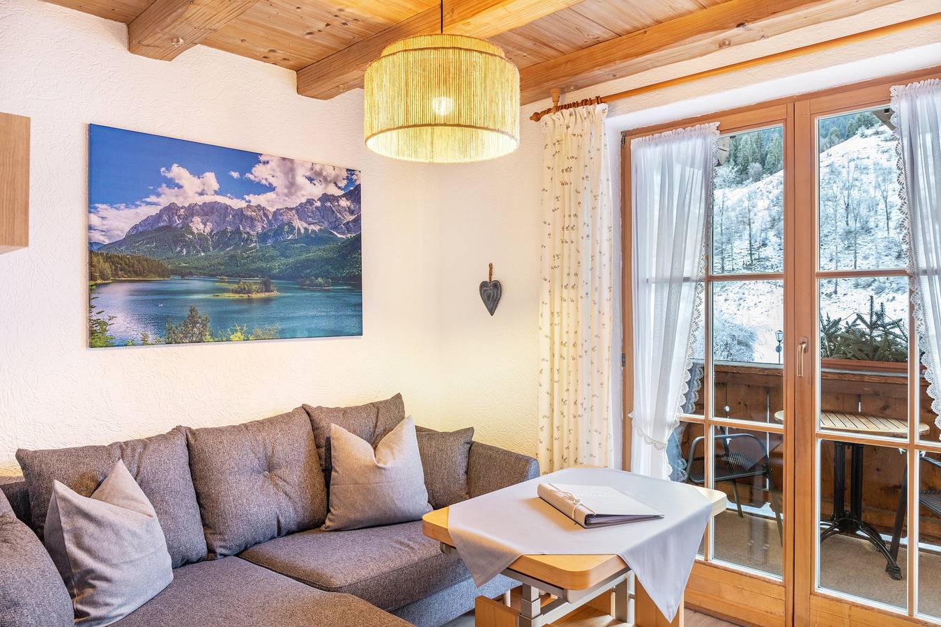 Entire apartment, Apartment 'Höllental' with Mountain View, Balcony, and Wi-Fi in Grainau, Eibsee