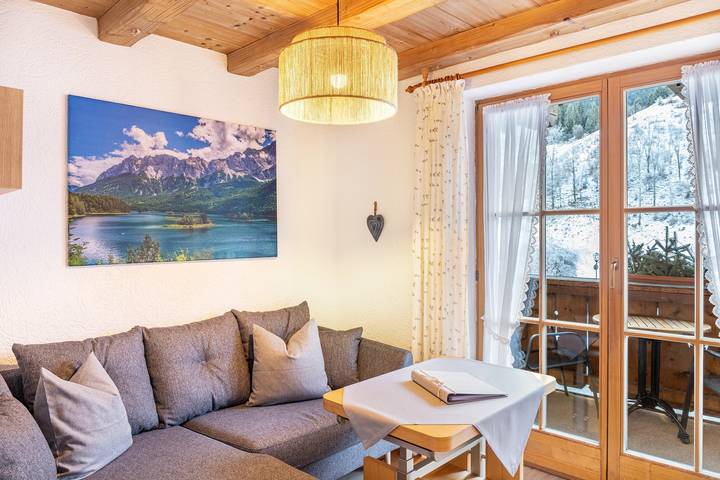 Geheel appartement, Appartement 'Höllental' met bergzicht, balkon en wifi in Grainau, Eibsee