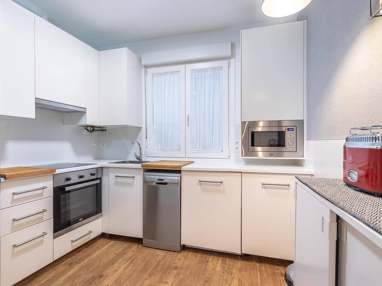 Apartamento vacacional entero, Amplio y acogedor junto al Ayuntamiento in Bilbao, Vizcaya