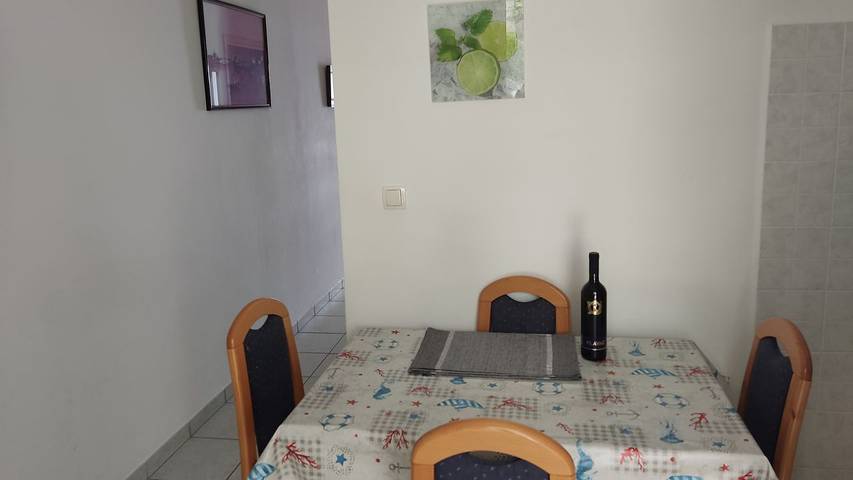 Ferienwohnung für 4 Personen, mit Terrasse in Pisak - 2