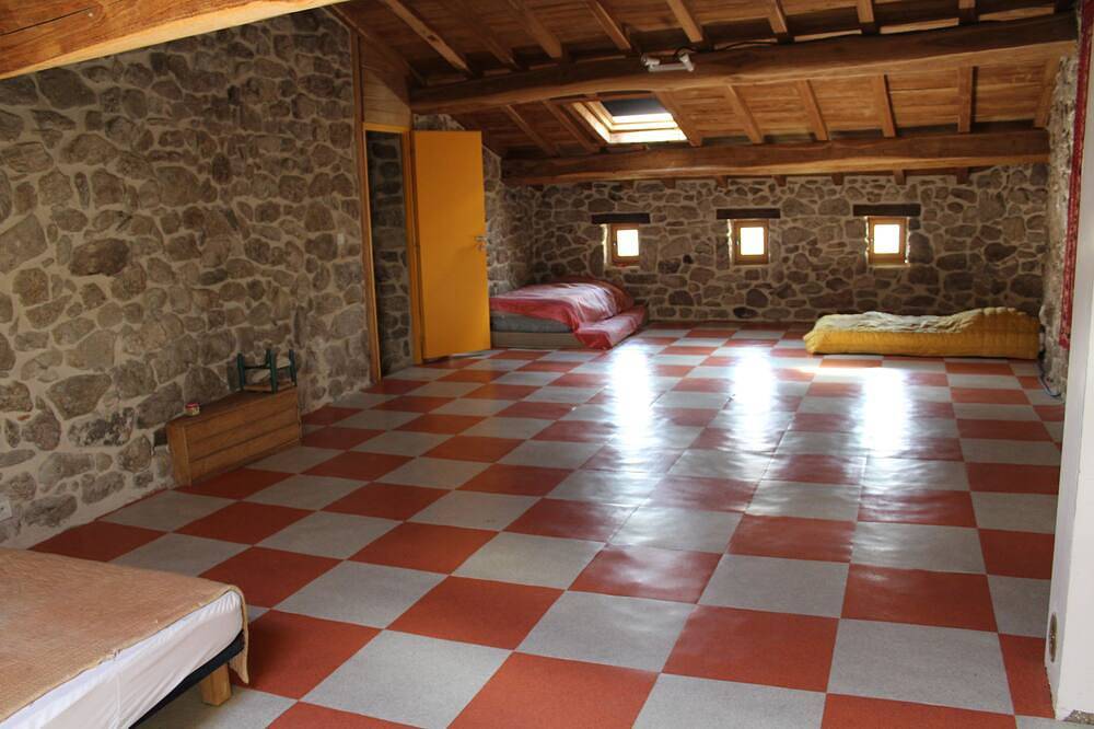 Warm and welcoming family home in Laboule, Parc naturel régional des Monts d'Ardèche