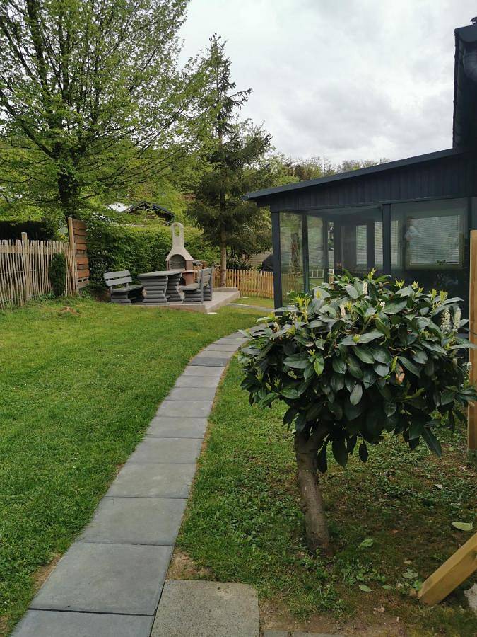 Ferienwohnung für 4 Personen, mit Balkon und Terrasse sowie Garten und Ausblick in Waldbröl