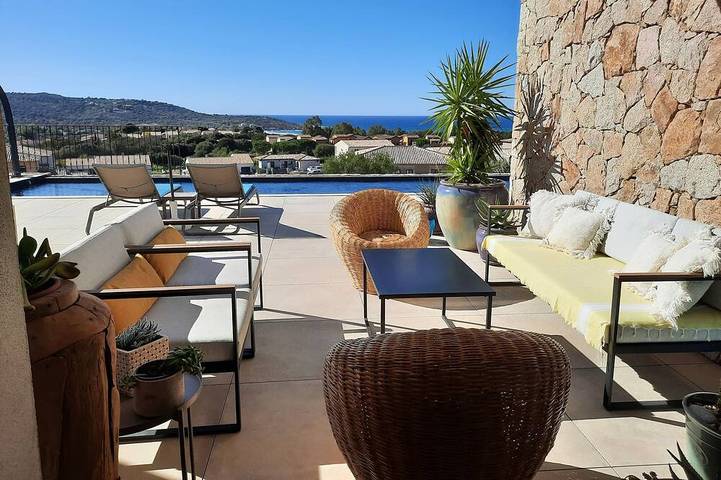 Location de vacances pour 10 personnes, avec Terrasse et Jardin dans Plage de Lozari