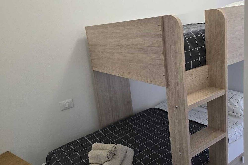 Entire apartment, Int. 8, Apartment 8 in Marina di Massa, Massa