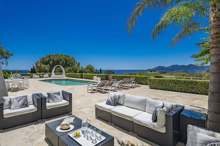 Location de vacances pour 12 personnes, avec jardin dans Croix Des Gardes